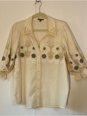 Democracy 1X Cream Colored Embroidered Collared Button-Down Puff Sleeve Blouse